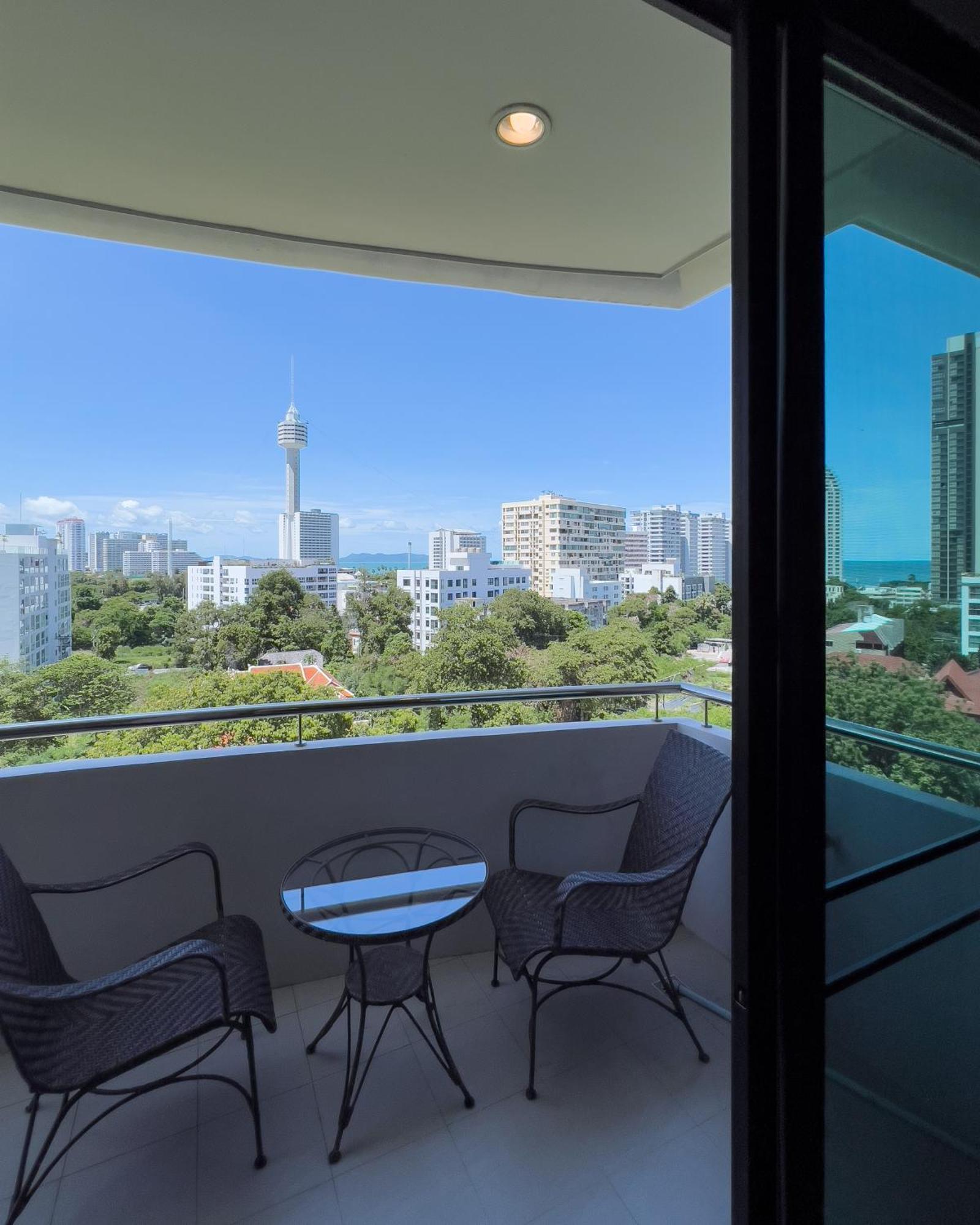Sirin Exclusive Hotel And Residence Pattaya Exterior foto