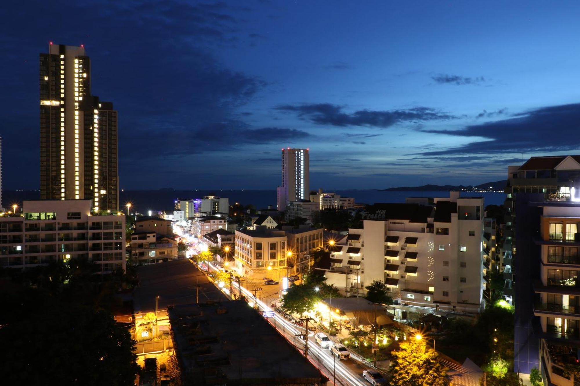 Sirin Exclusive Hotel And Residence Pattaya Exterior foto